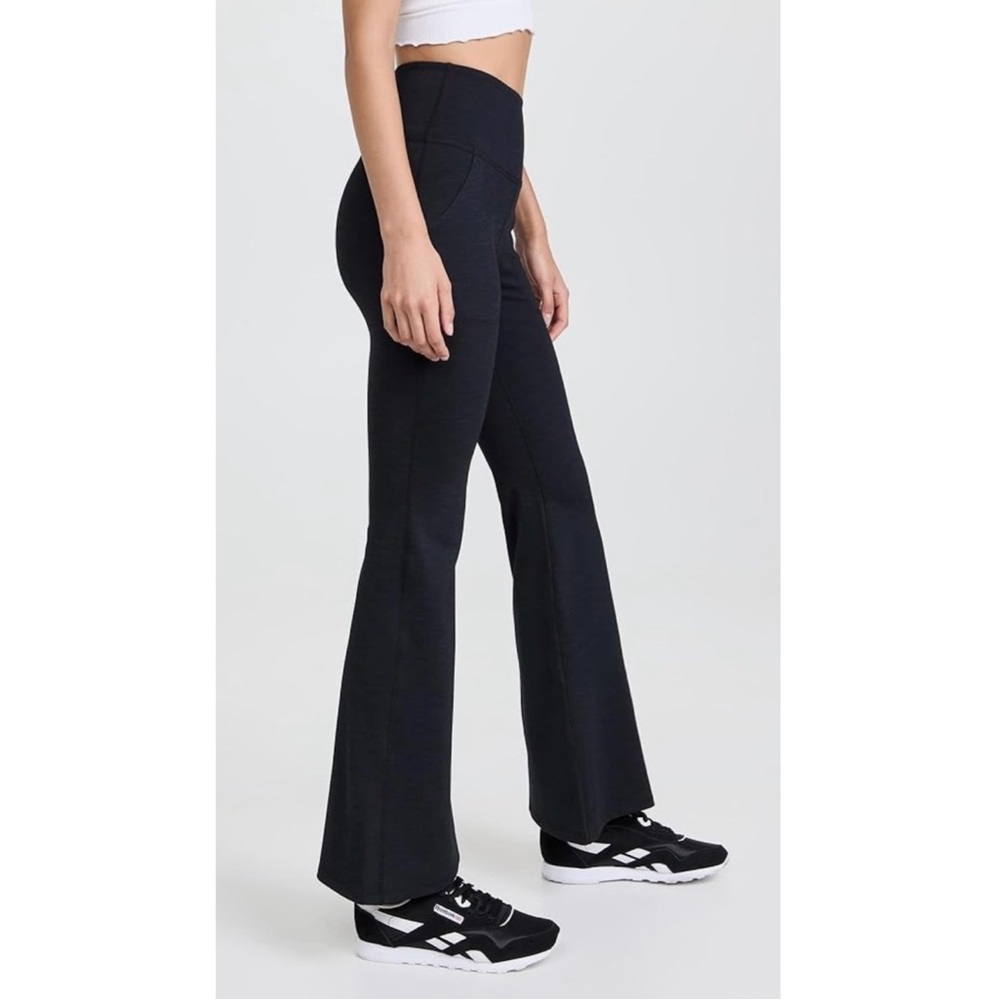 Beyond Yoga Women's Heather Rib All Day Flare Pants in Black Size L - Picture 15 of 16
